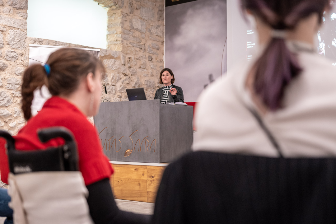 Održano prvo predavanje inkluzivnog vertikalnog plesa u sklopu platforme 'Tamna strana mjeseca'