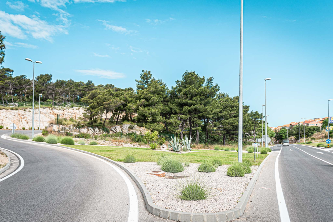 Radne akcije Zelenog grada: Na ulazima u grad posađeno cvijeće i uređen okoliš  