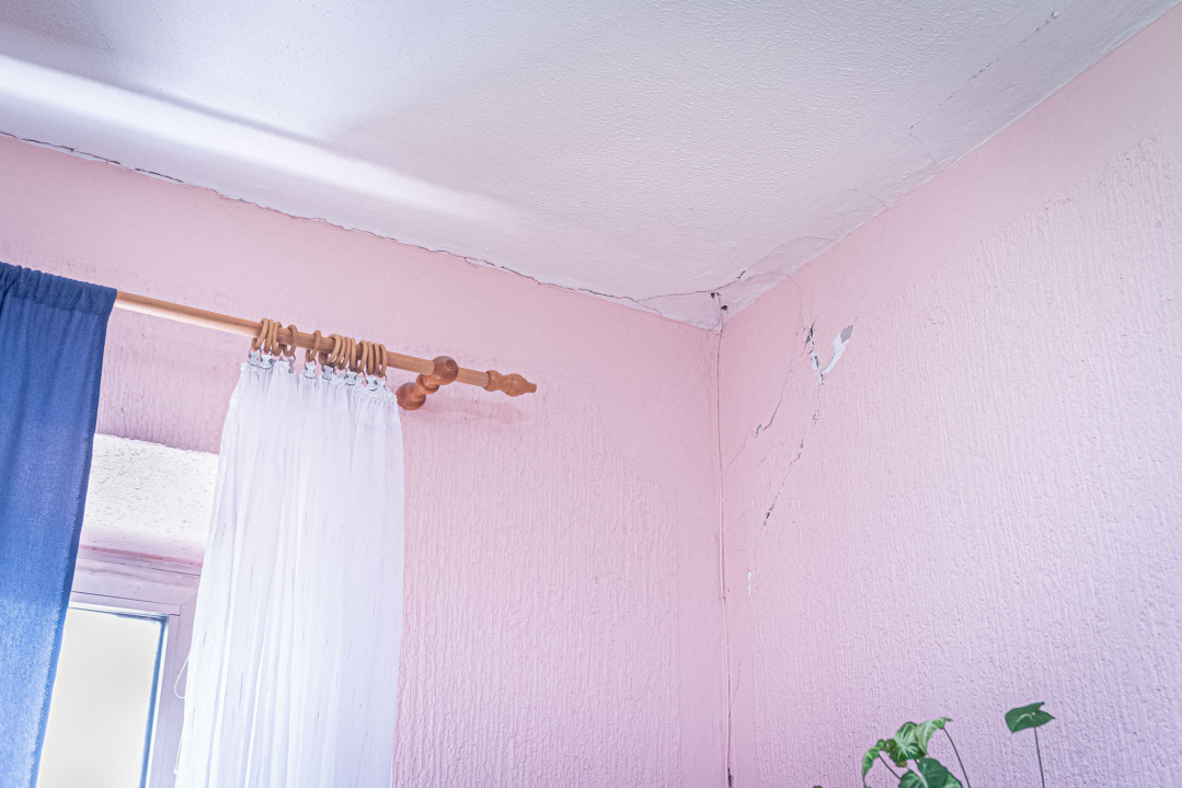 U školi u Vrpolju se urušio strop, u učionicama popucali zidovi: 'Zgrada je stara preko 80 godina, ovo je nažalost bilo očekivano' 