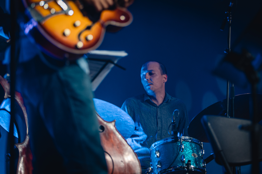 Filip Pavić Quartet u 'Kući umjetnosti Arsen': Savršena ljetna jazz večer uz predivnu posvetu