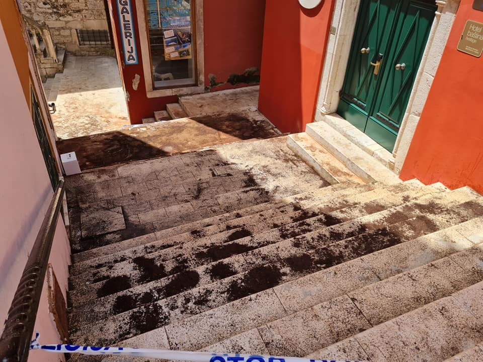 Još danas zaobilazite skale na Dobriću: Proliveno ulje noćas će počistiti Zeleni grad