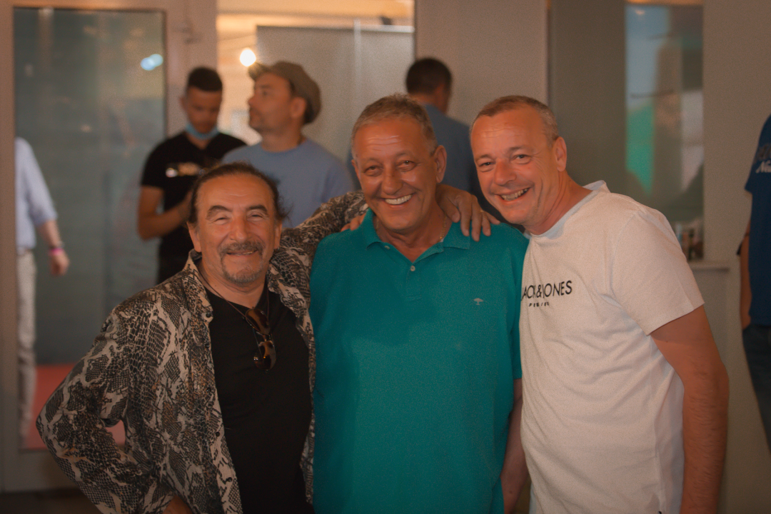 Počelo estradno ludilo u Vodicama: Pogledajte atmosferu prve večeri CMC festivala