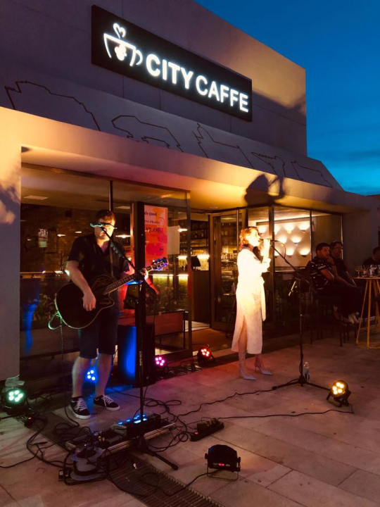 Privatna praksa otvorila live glazbene večeri ispred City Life centra!