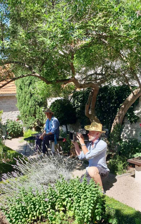 Slavni britanski vrtlar Monty Don snimio emisiju o Samostanskom srednjovjekovnom vrtu sv. Lovre u Šibeniku 