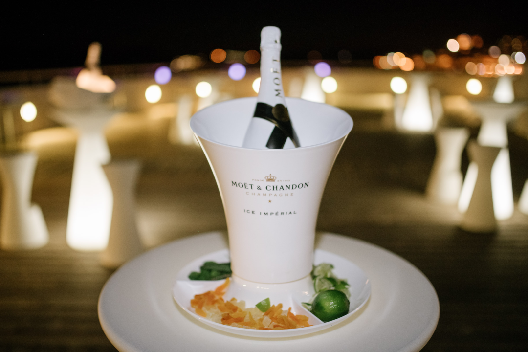 Uživajte u zalascima sunca u novootvorenom Roof Baru u D-Resortu! 