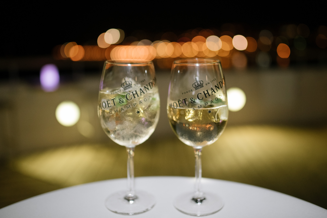 Uživajte u zalascima sunca u novootvorenom Roof Baru u D-Resortu! 