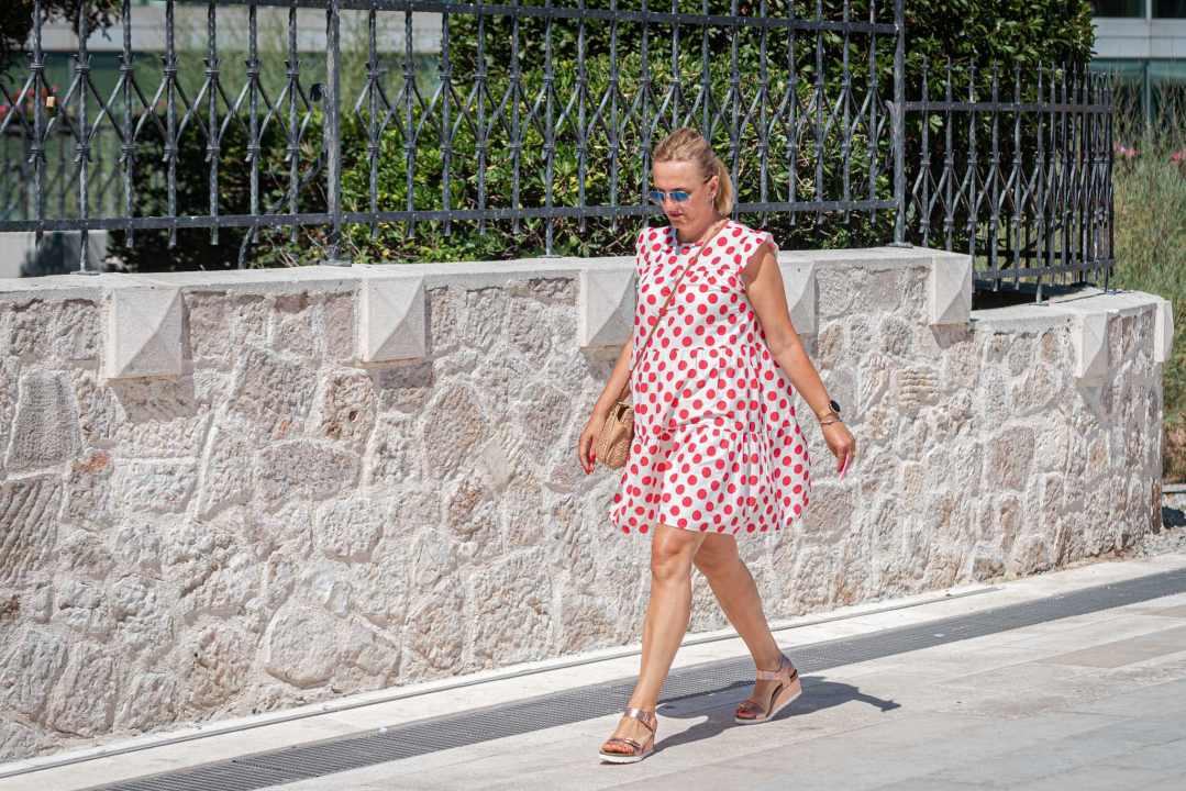 Modno osviještene sugrađanke pokazale kako biti stajliš po visokim temperaturama 