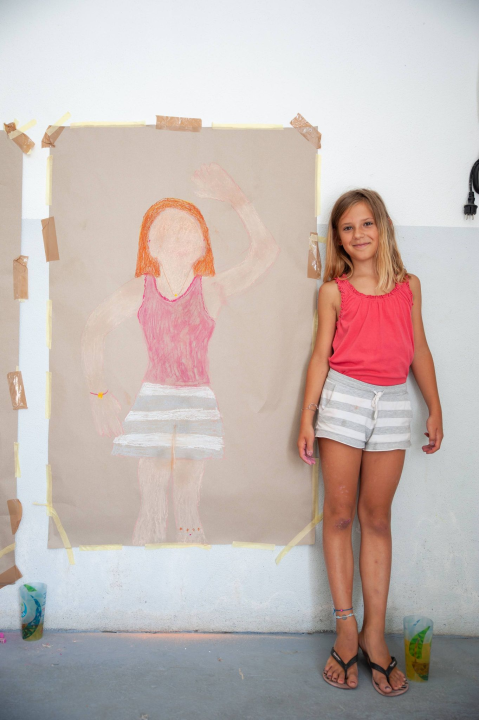 Poznata TV voditeljica na Zlarinu pokrenula radionicu: Djeca oslikavaju vlastite sjene