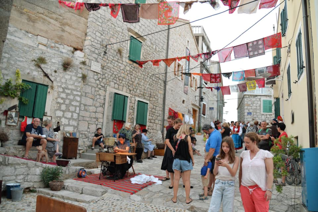 Betinjani su osmislili baš posebnu izložbu i postavili je do zadnjeg detalja: Ni 'vrčina' nije prazna