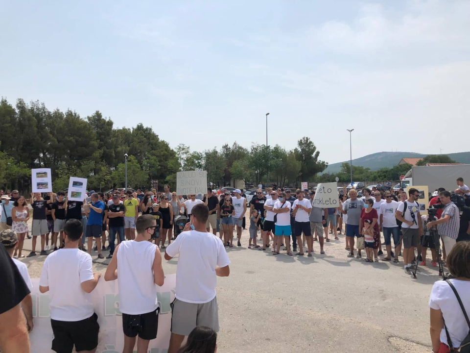 Novo okupljanje zbog zabrana na Krki: Prosvjednici pozvali Ćorića, žele predstavnika u Upravnom vijeću parka