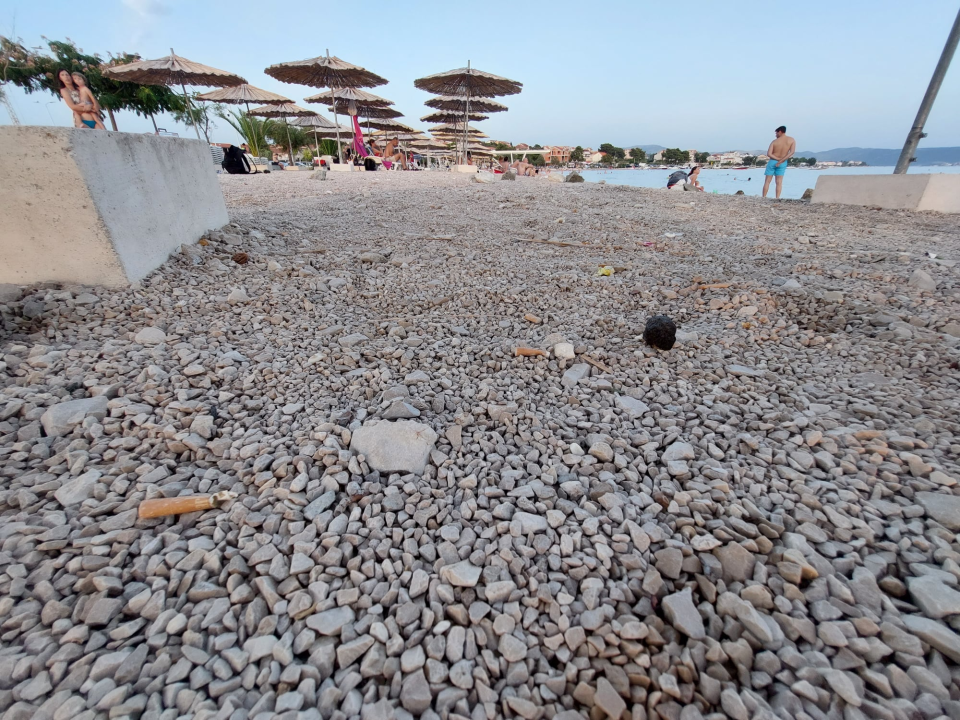 Bez pretjerivanja, Rezalište izgleda odvratno. Kako itko može raširiti šugaman po ovome?