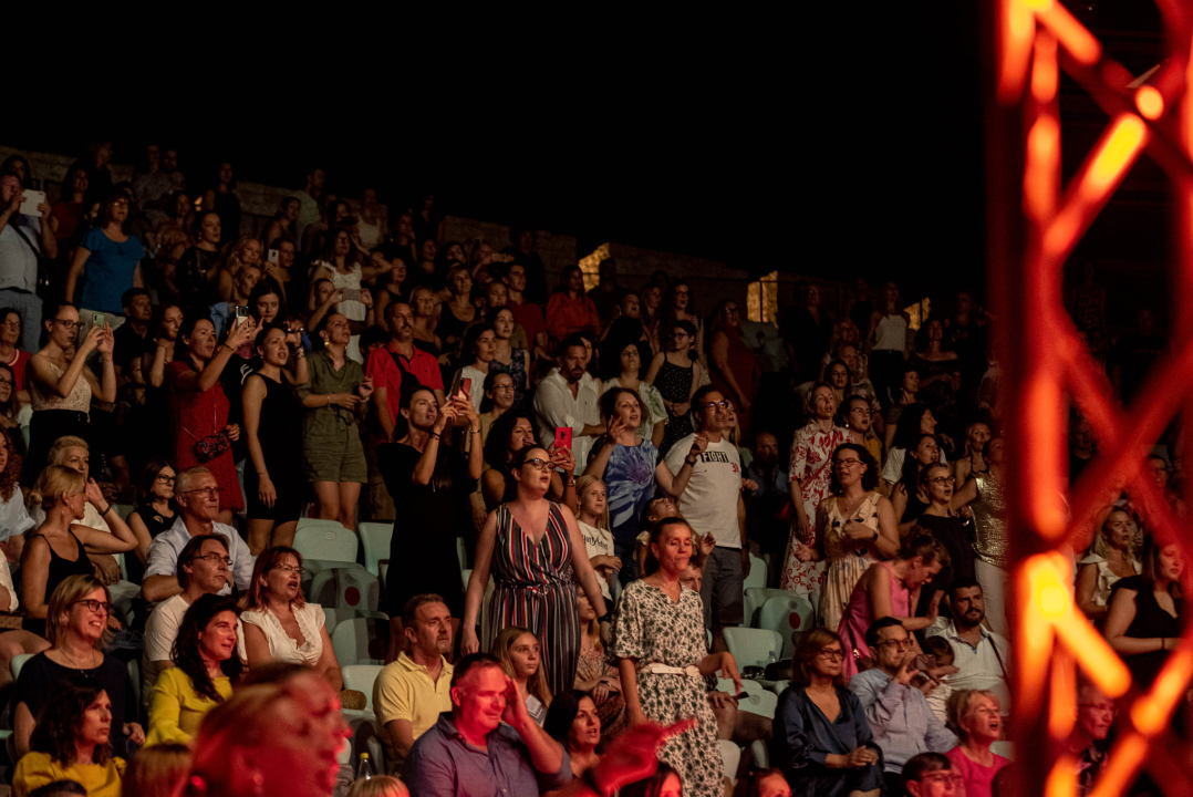 Vanna nizala hitove, tribine pjevale iz sveg glasa