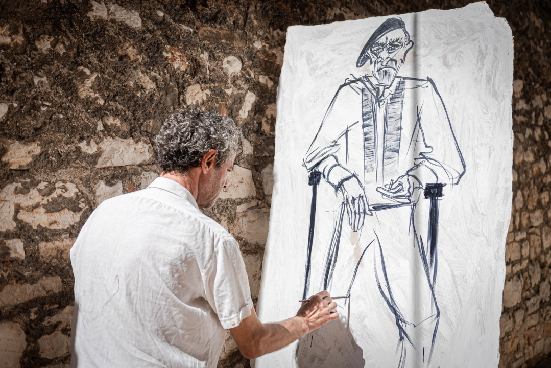 Zvone Vila i Ale Guberina uličnim performansom najavili otvorenje ateljea na Gorici 