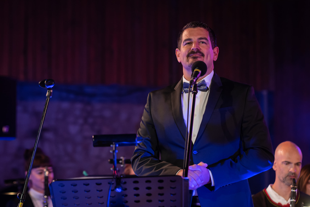 Šibenska narodna glazba i 4 tenora raspjevali publiku za kraj sezone