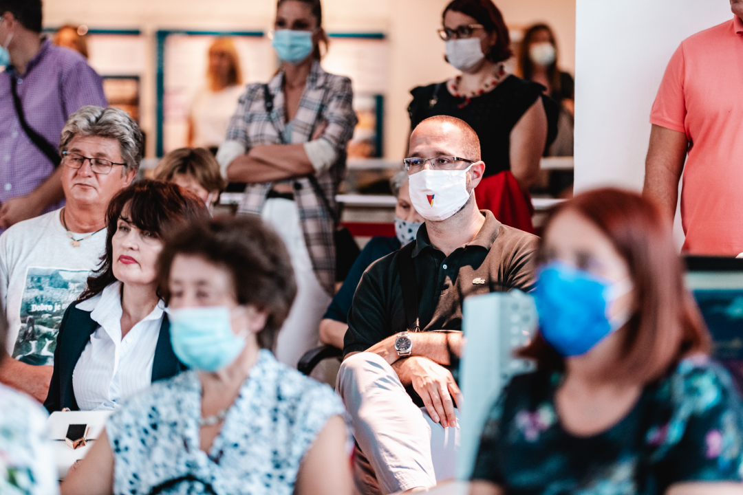 ‘Na braniku sjećanja’ Marine Jurković će vas rasplakati i nasmijati u isto vrijeme: Donosi 50 ratnih priča ljudi koje poznajete