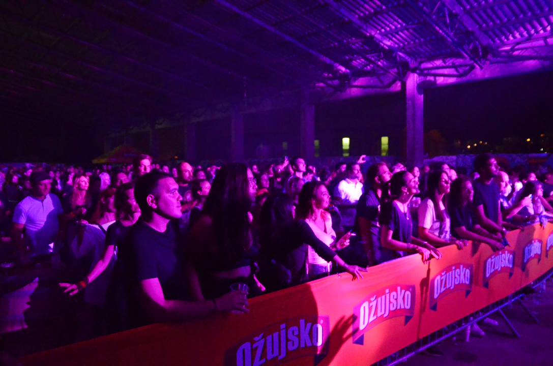 Sjajan nastup u Hali Šibenik: Urban i njegova četvorka oduševili Šibenčane, pogledajte kako je bilo 