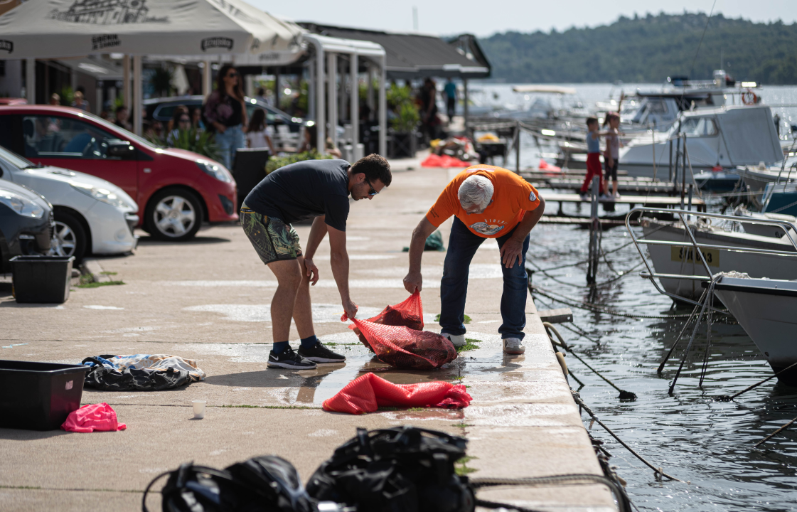 Oko 120 ronioca u akciji čišćenja podmorja: 'Da ronimo mjesec dana svaki dan po tri sata ne znam bismo li uspjeli sve očistiti'  