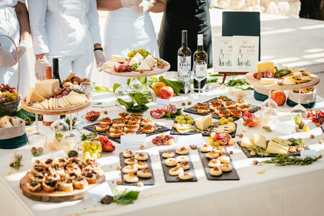 Oni su budućnost hrvatskog ugostiteljstva, učenici TUŠ-a na sv. Mihovilu pokazali kako sljubljuju sir i vino!