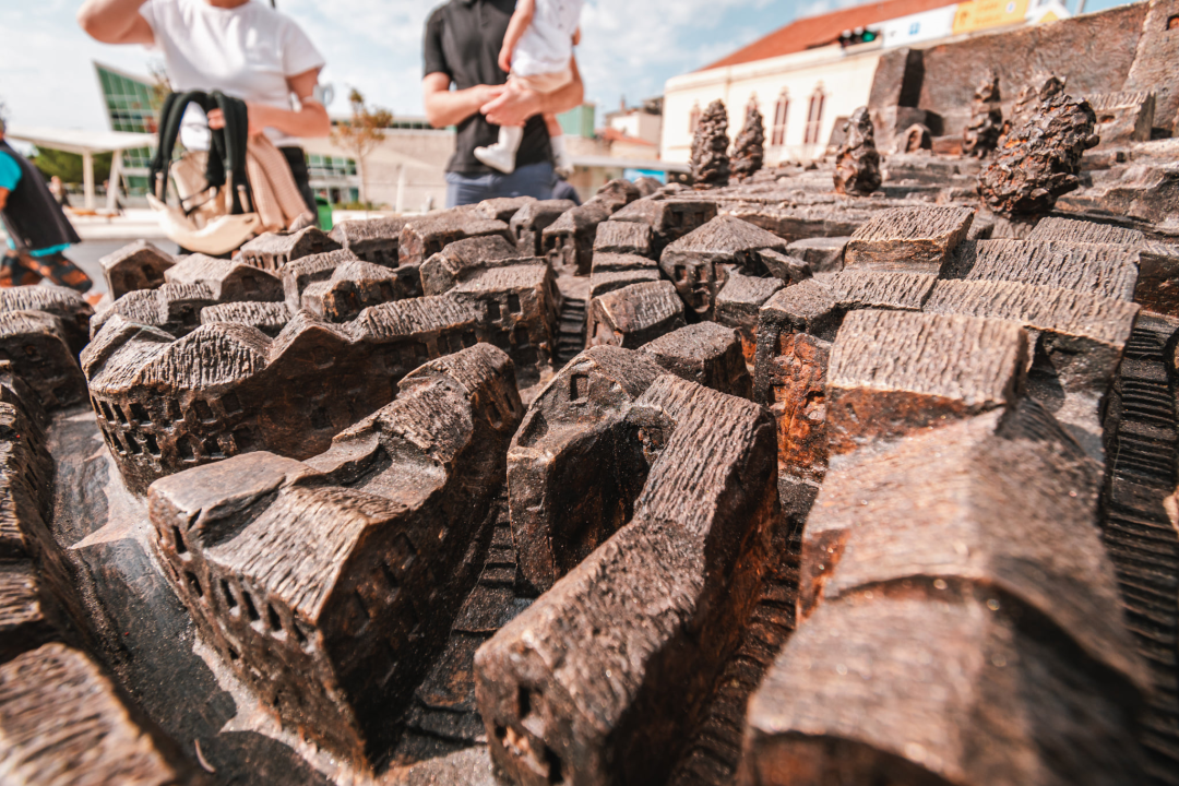 Nakon svečanog otkrivanja, uslijedilo je detaljno proučavanje: 'Dobro je to napravljeno, ali ovakva stvar treba na Poljanu' 