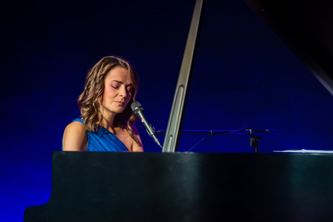 Ljubitelji jazza došli na svoje u Kući umjetnosti Arsen: Pogledajte kako je bilo na koncertu Lane Janjanin  