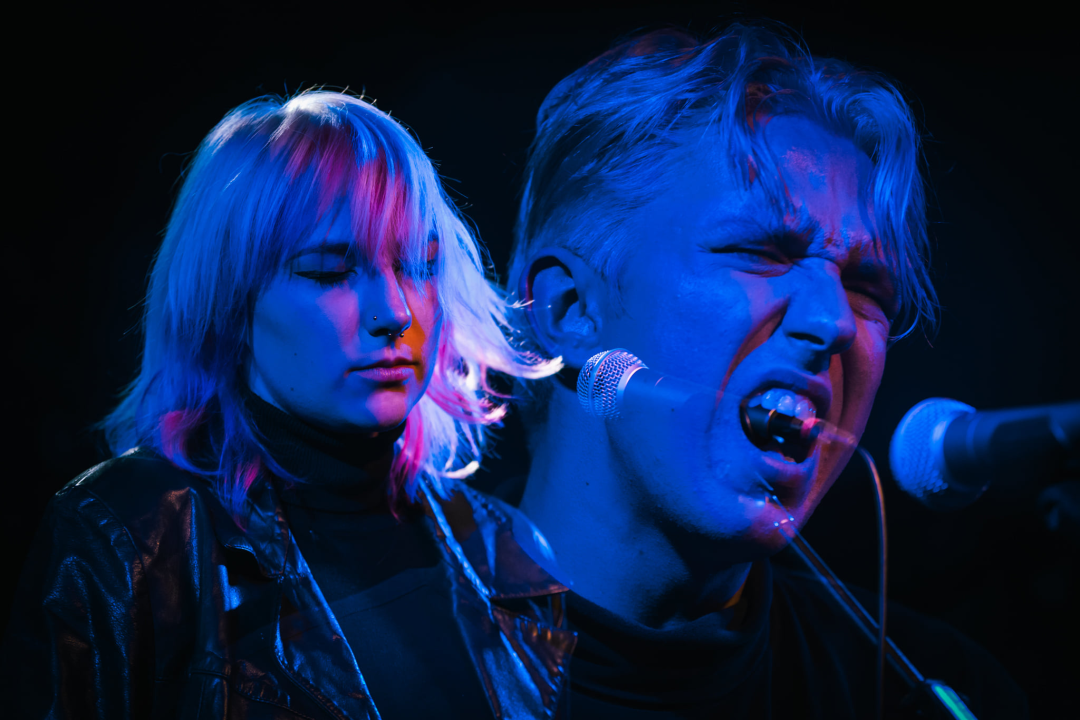 Pocket palma polusatnim nastupom počastili fanove u Azimutu