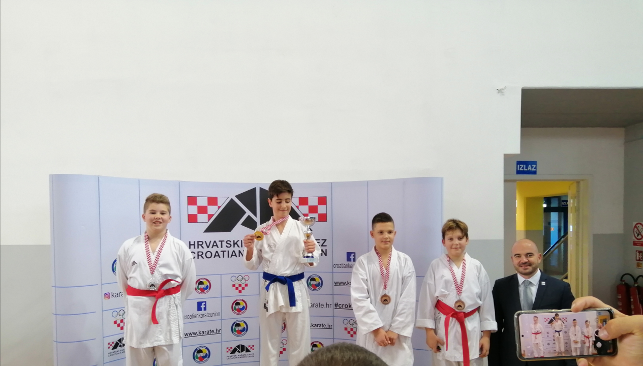 Mali Drnišanin Ilija Sučić u premijernom nastupu postao viceprvak države u karateu