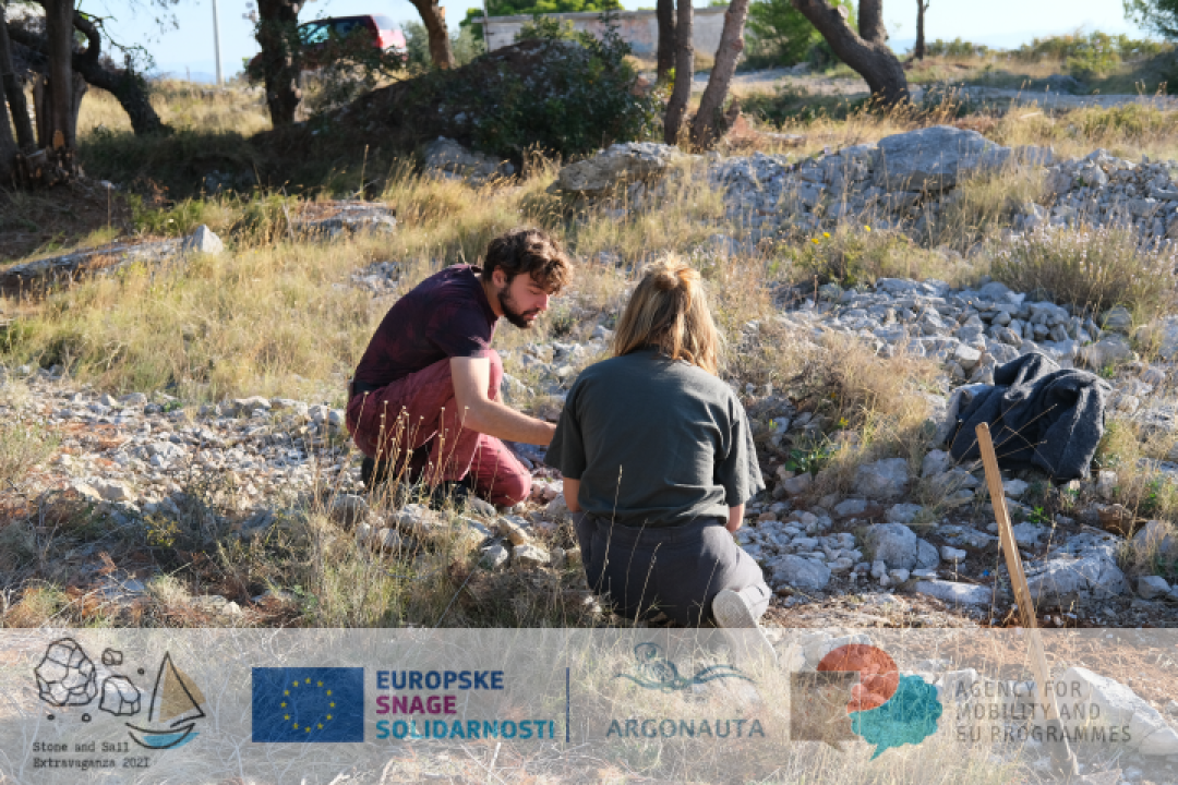 Mladi iz europskih zemalja mjesec dana radili na Murteru: Iza njih ostale nove pješačke staze i prebojane klupe