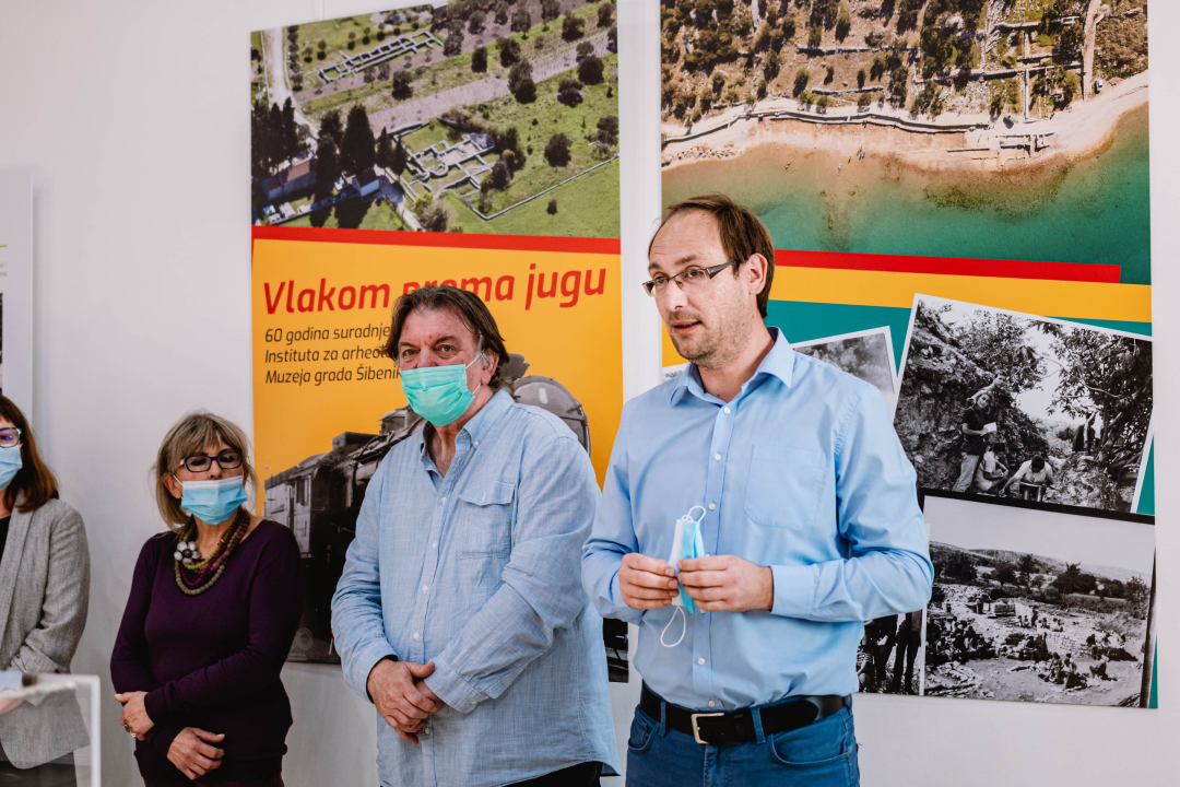 ‘Vlakom prema jugu’: Arheolozi su iz Zagreba vlakom išli do Perkovića pa pješke ili karom do Danila