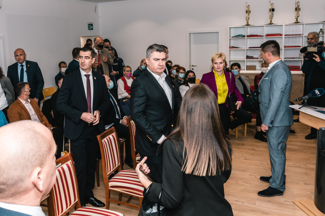 Milanović na svečanoj sjednici povodom Dana općine Tisno: 'Financijski pokazatelji su kako treba, turizam se vraća. Samo tako nastavite'