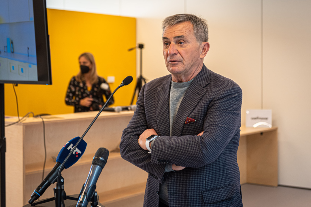 Digitalni nomadi stvarno vole Šibenik: Julian i Kelly iz SAD-a i Diego iz Kolumbije ostaju preko zime, a njemačka firma u Trokutu ostaje trajno 