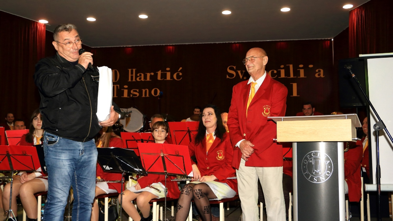 Rajko Ćuzela Papata proglašen počasnim predsjednikom tišnjanskog KUD-a Hartić