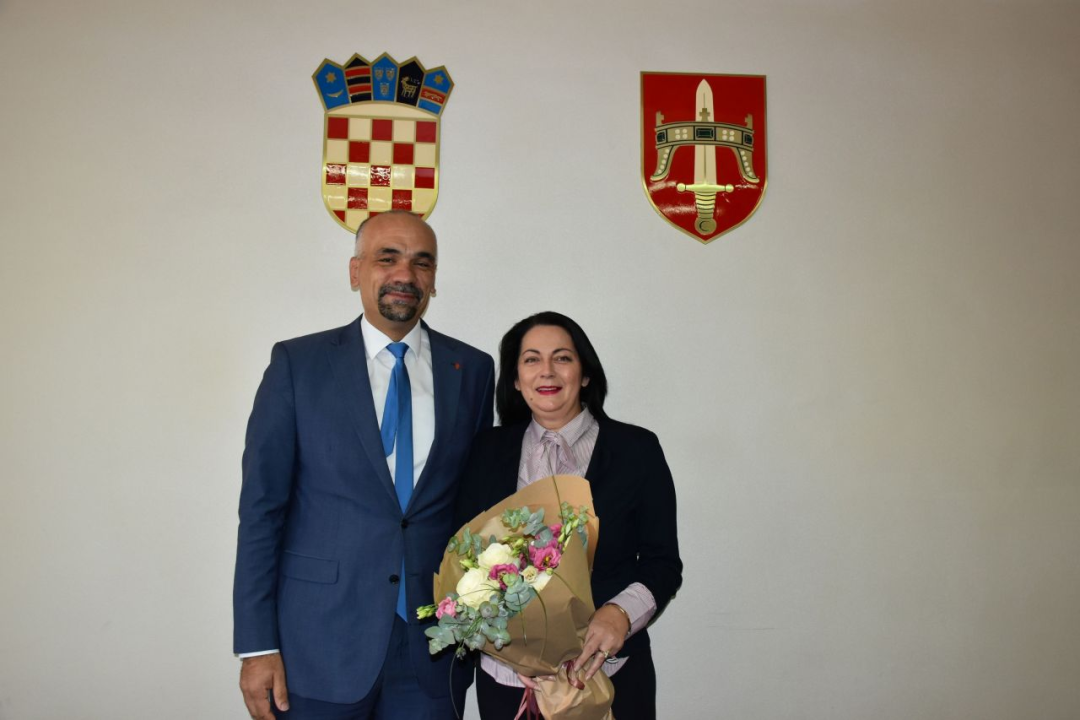 Advent u Arije uz glazbu uživo svakog vikenda donosi odličnu ponudu blagdanskih jela!   