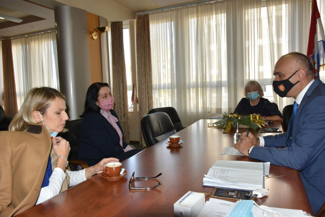 Ne propustite izvrsnu priliku za kupnju građevinskog zemljišta s projektom na vrhunskoj lokaciji! 