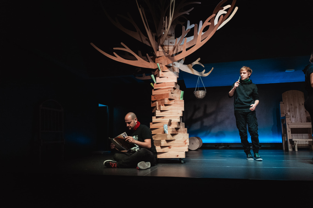 Tko je danas Robin Hood? Predstava u Arsenu razveselila mlade Šibenčane