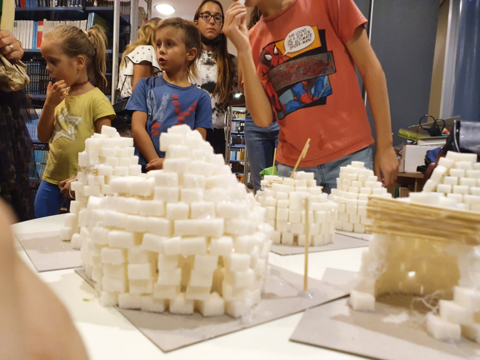 Upišite svoju djecu u radionice Arkki: Gradit će najveće tornjeve, snježne dvorce i svoje skulpture! 