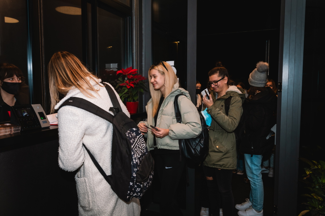 ‘Love will tear us apart’ u Arsenu: Vrhunski ples, vrhunska glazba i slučajni plesač iz publike