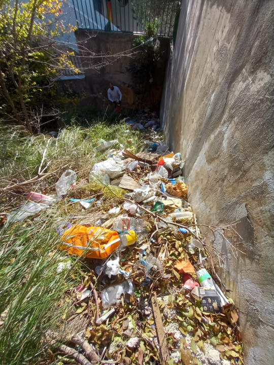 Dvojica Šibenčana čistila smeće kod dječjeg vrtića na Vidicima, akcija se nastavlja sutra