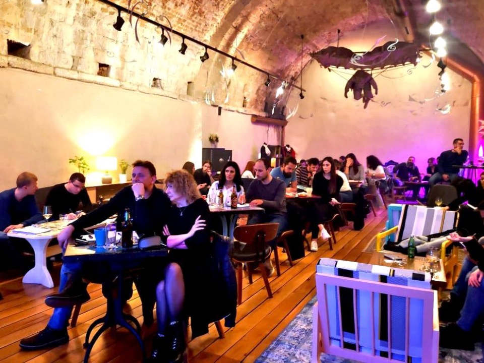 Prije osam godina u Azimutu je počela pub kviz histerija: Čast da obilježi tu obljetnicu pripala je koautoru prvog kviza ikad  