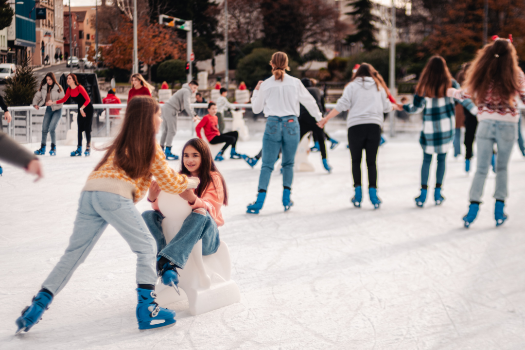 Vitićevo klizalište postalo omiljena jutarnja zabava šibenskih učenika