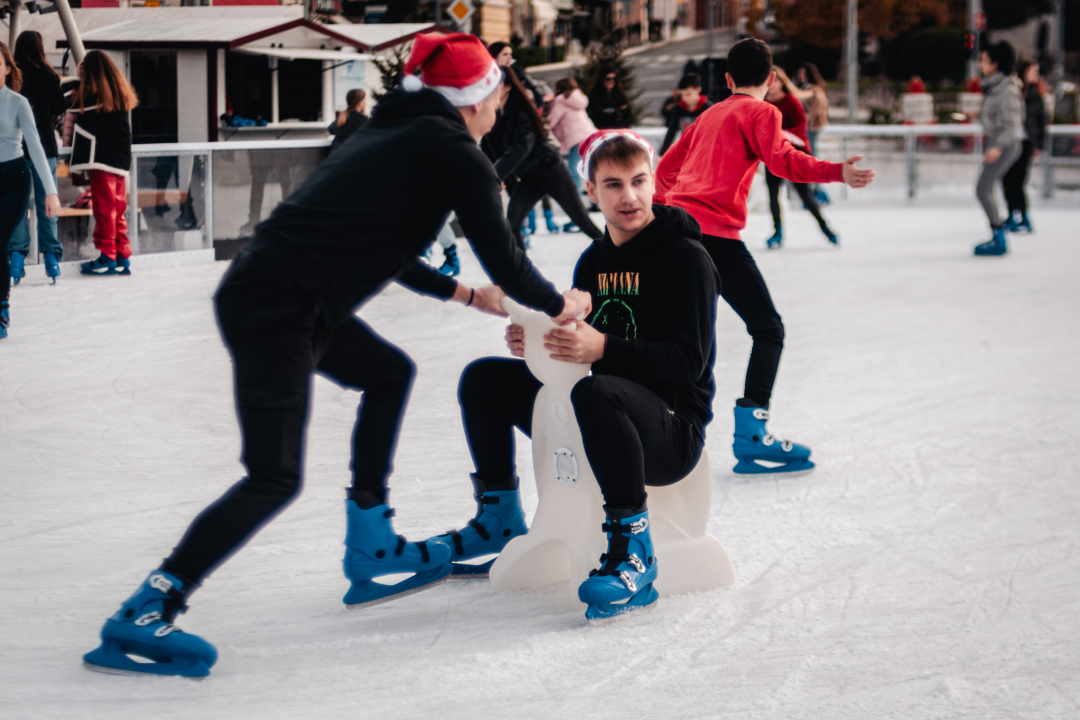 Vitićevo klizalište postalo omiljena jutarnja zabava šibenskih učenika