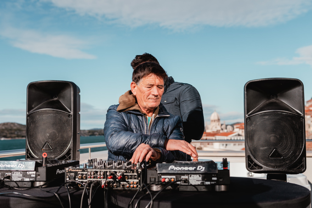 Šibeniku za rođendan poklanjamo spektakularne kadrove Šibenika uz SuggaDaddyja, Bakulu i Fikcija Mongera