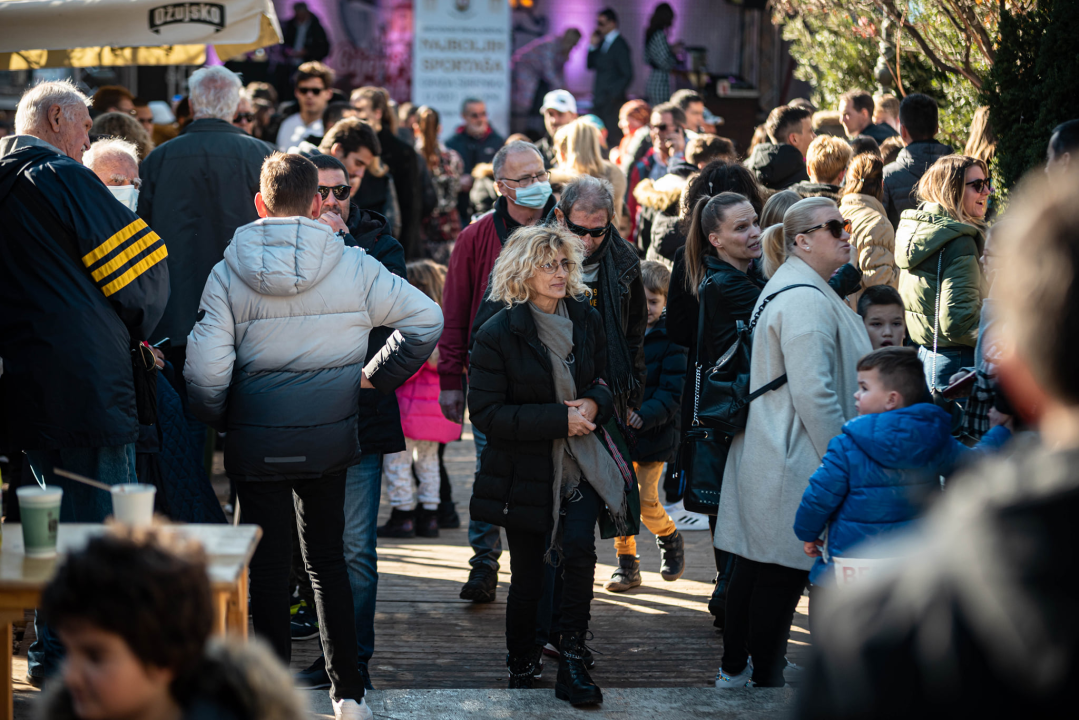 Vaterpolisti Solarisa i košarkašice Šibenika u ekipnoj, a Toni Slavica i Nives Radić u pojedinačnoj konkurenciji 