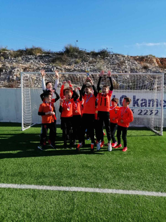 Proteklog tjedna održao se '17. Vodice Cup': Mladi nogometaši HNK Šibenika okitili se zlatnim medaljama 