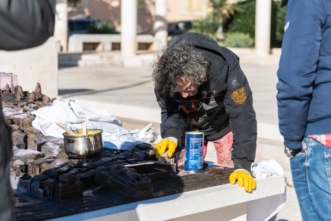 Neće više biti katedrale obojane u rozo: Vila prionuo čišćenju reljefa stare jezgre Šibenika 