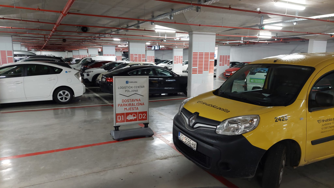 Godinu i pol nakon otvorenja garaža na Poljani rješava brojne logističke probleme u staroj gradskoj jezgri