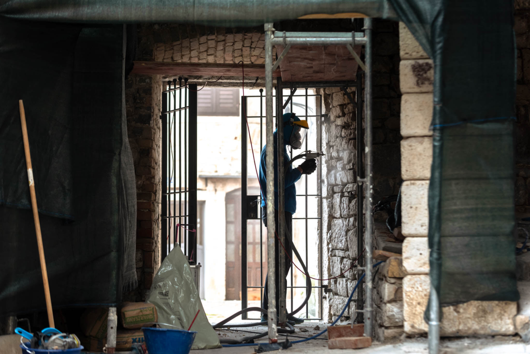 Počeli radovi obnove najstarije šibenske ulice: Prva faza gotova do travnja pa pauza zbog sezone