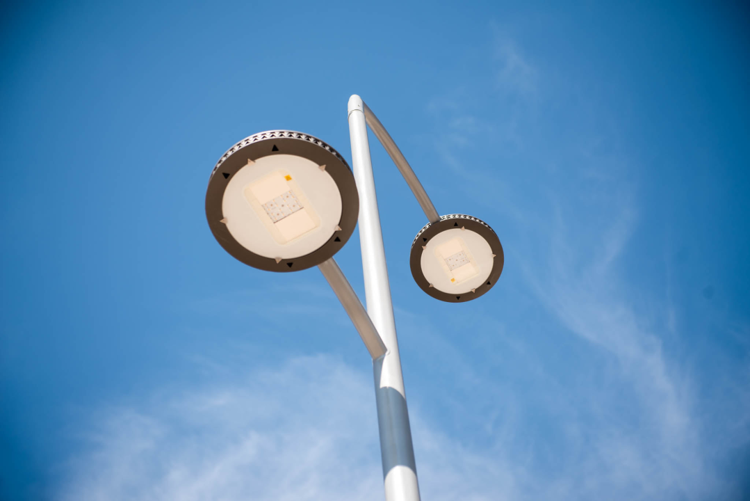 Na šibensku rivu stigla nova rasvjeta: Jeste li oduševljeni poput HDZ-ovog gradskog vijećnika?    