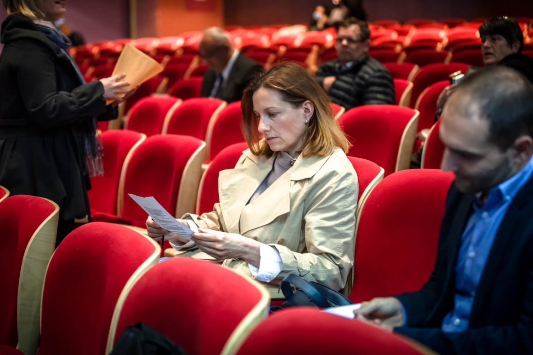 Prilično loša predstava na sjednici Županijske skupštine u drniškom kinu: Bilo je i kokica 