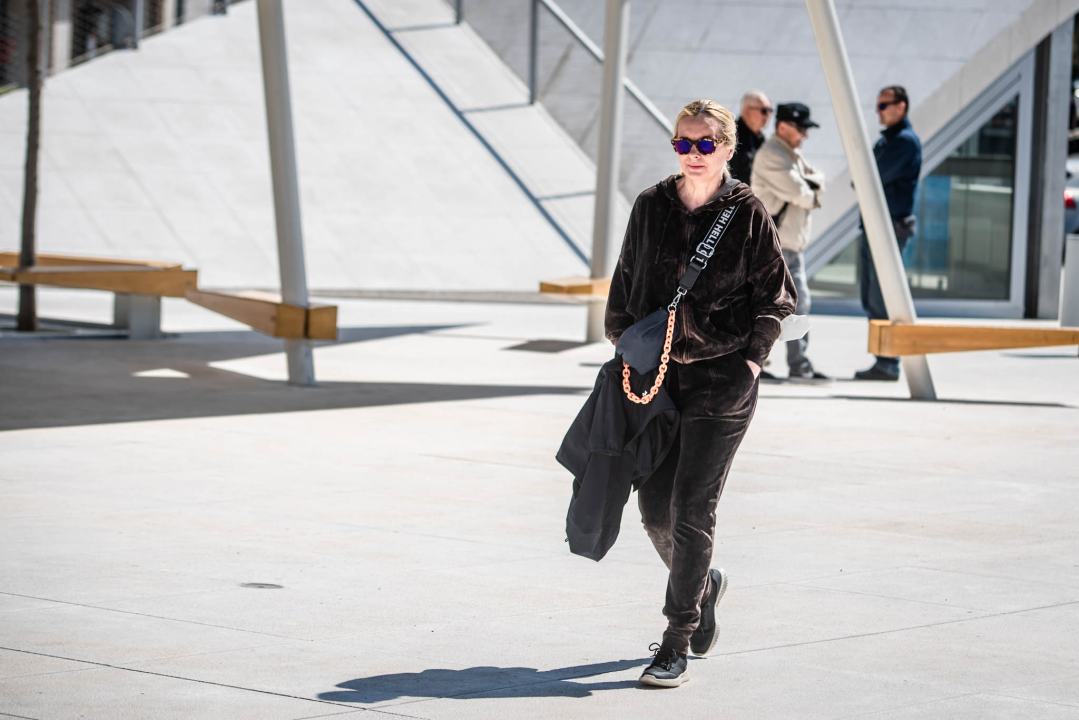 Lagane jakne i lepršave haljine zavladale gradom: Evo koje su nam vladarice Đira po gradu upale u oko!