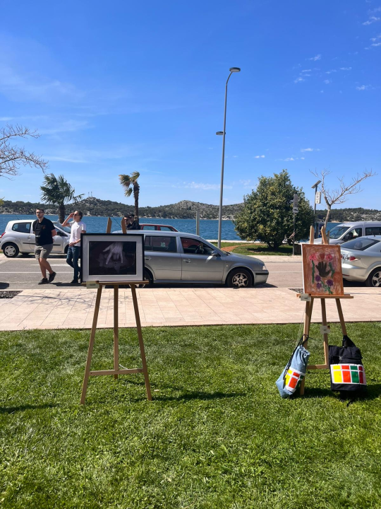 Svjetski dan umjetnosti: Ispred Azimuta svoja djela izložilo 18 umjetnika